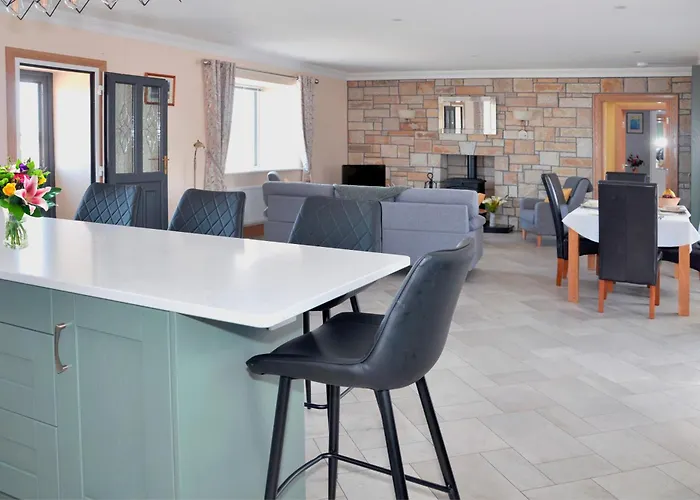 The Waters Edge * Aughris